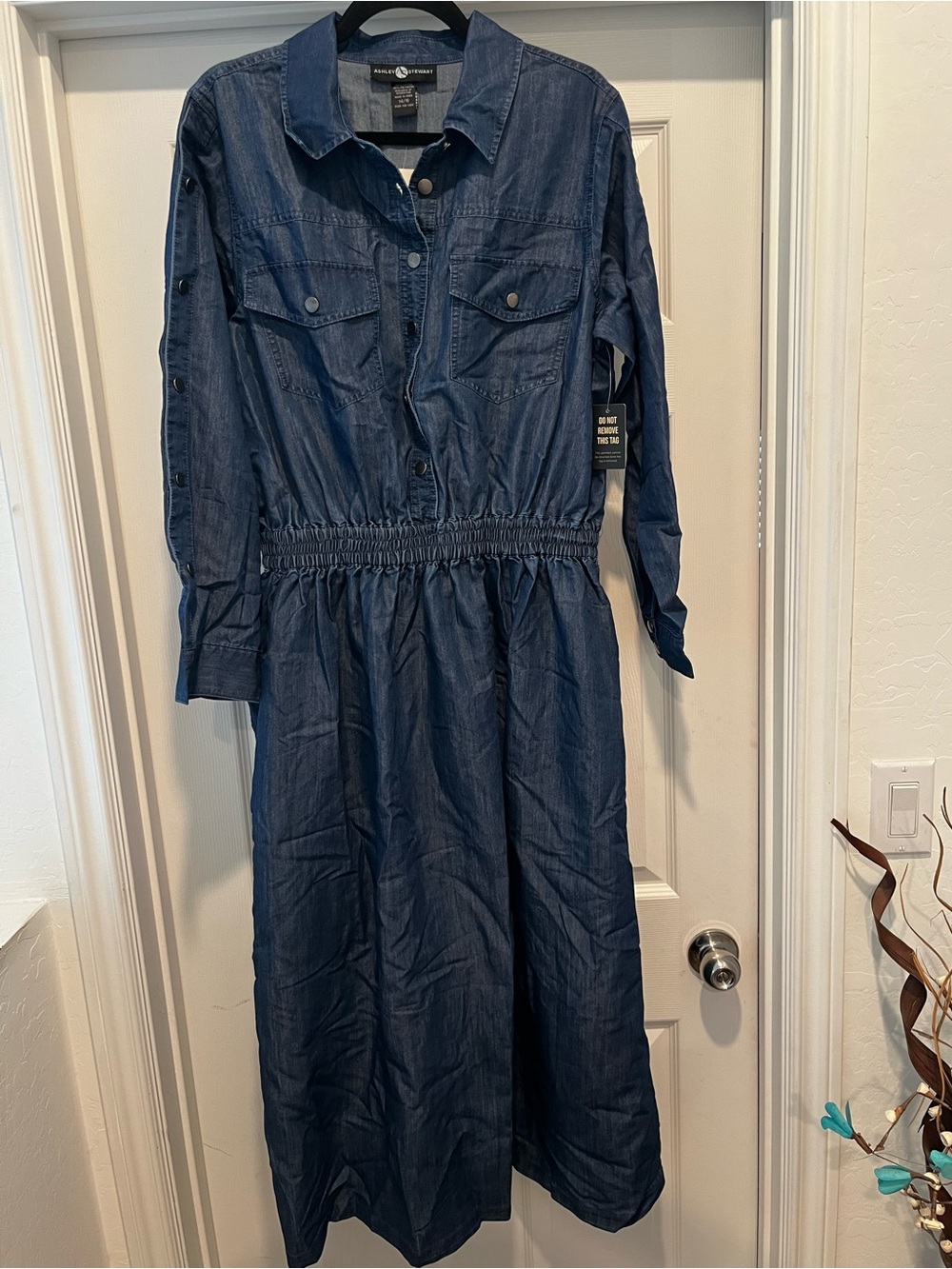 Denim Button-Front Midi Dress in Chambray - Picture 4 of 7